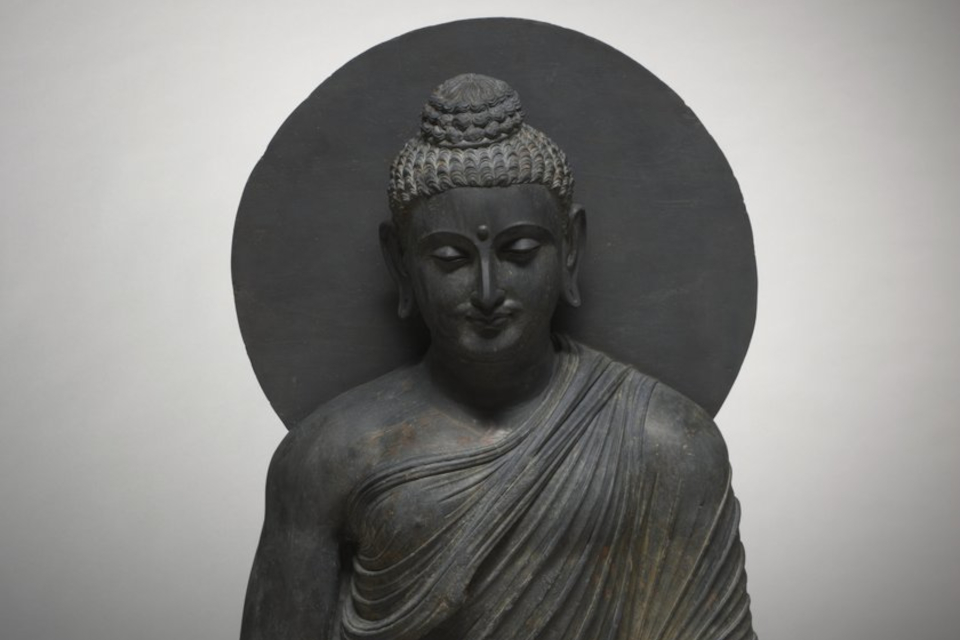 Bouddha assis, Gandhara, Pakistan, période Kushan, première moitié du 3ème siècle. [DR]