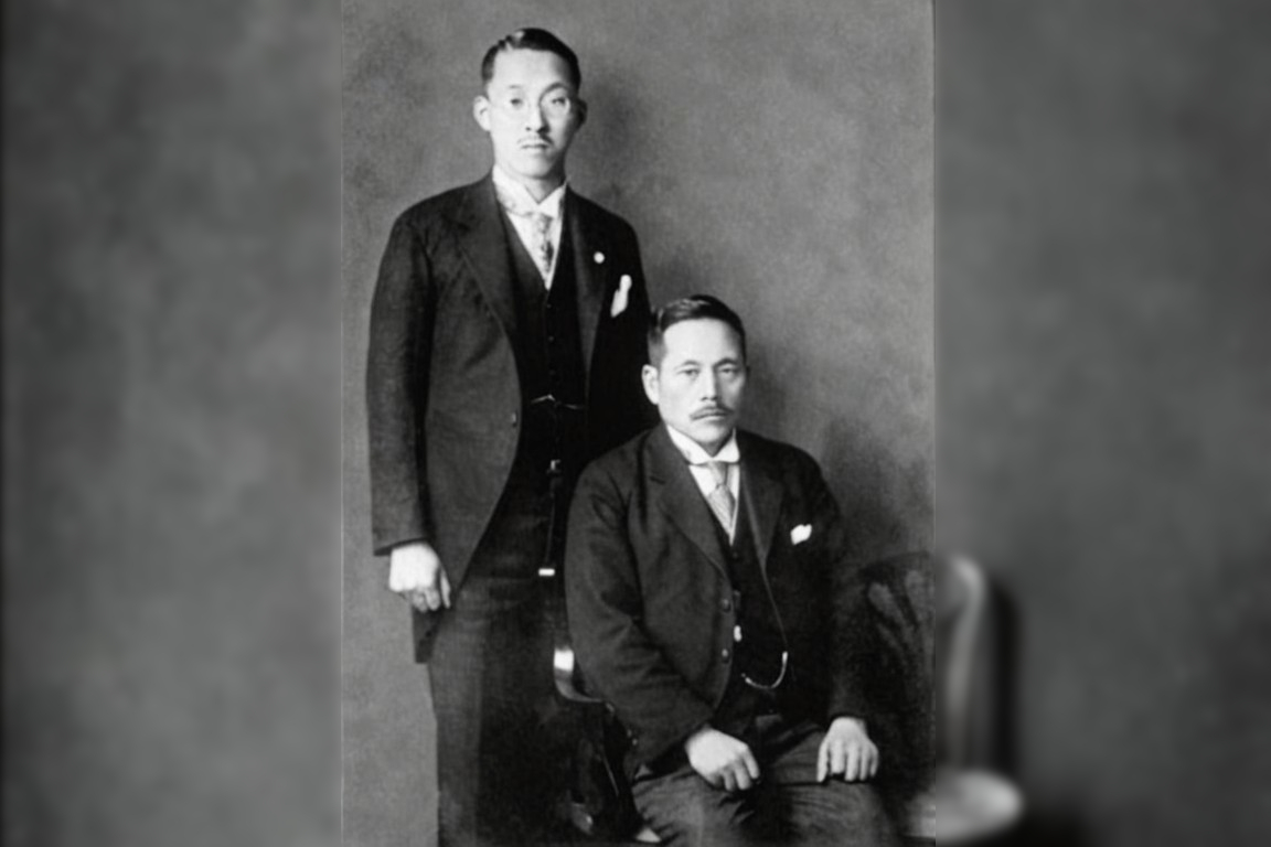 Avec son disciple, Josei Toda, en 1928. [©Seikyo Press]